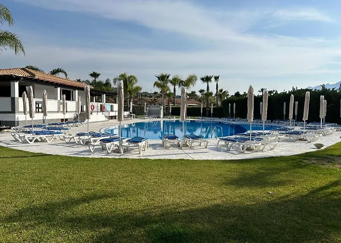 Hydria Aparthotel Campofelice Di Roccella