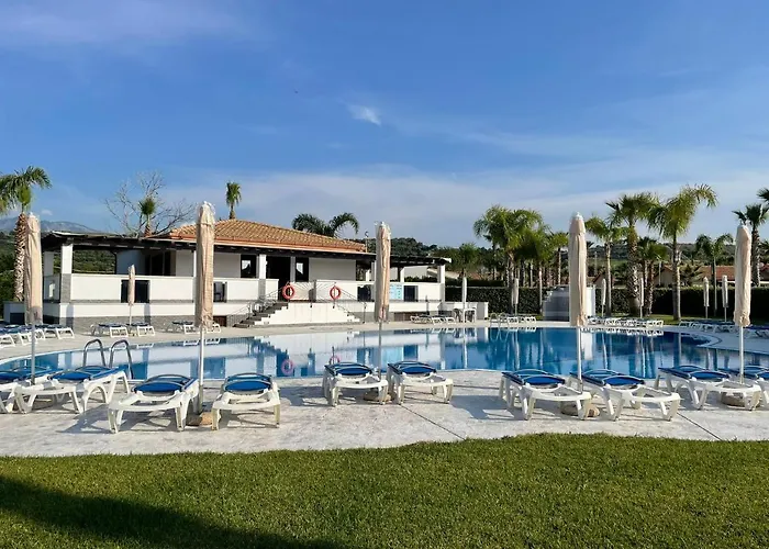 Aparthotel Hydria 4*