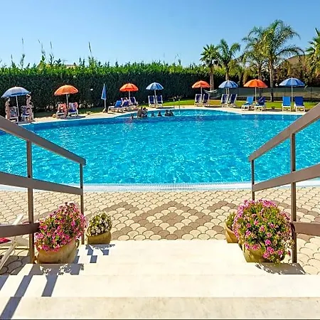 Hydria Aparthotel Campofelice Di Roccella
