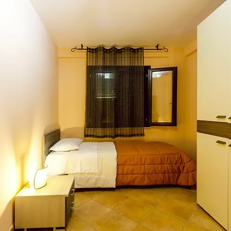 Hydria Aparthotel 3*