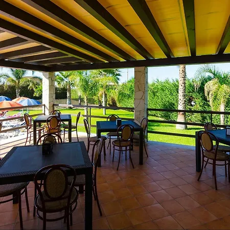 Hydria Aparthotel 3*