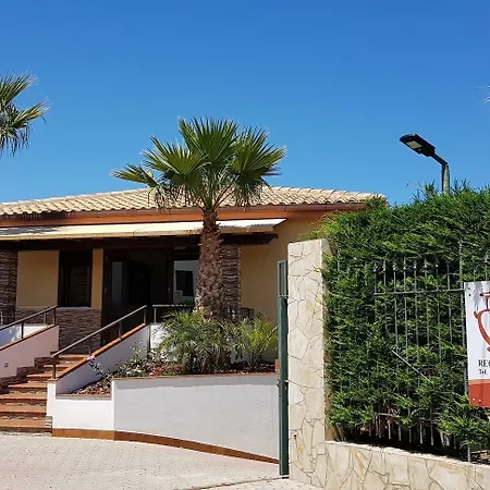 Hydria Aparthotel 3*