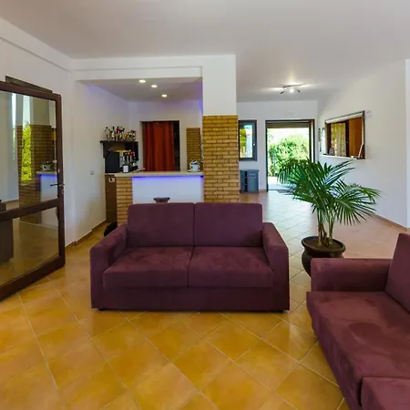 Aparthotel Hydria Campofelice Di Roccella